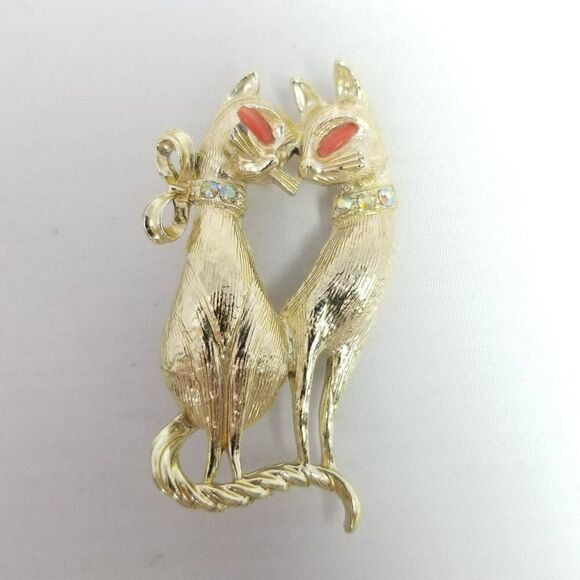 Vintage Pair of Cats with Orange Eyes, Gold Tone Rhinestone Siamese Lapel Pin - Picture 5 of 6